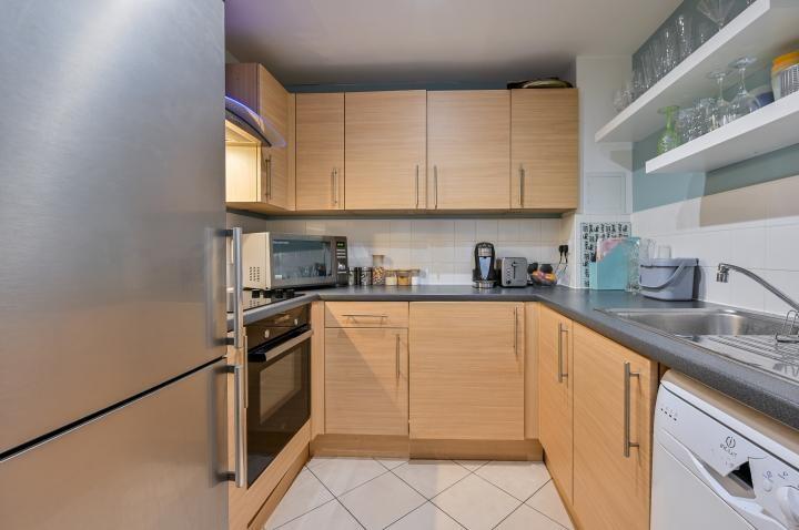 Apartment in London - View 5