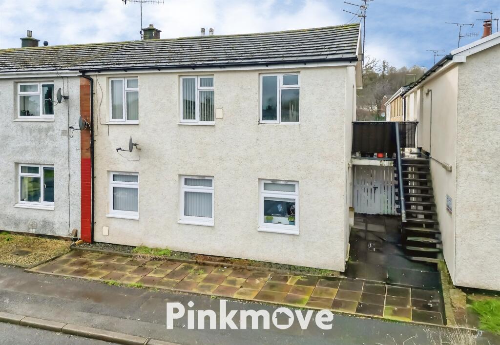 1-bed flat on Radnor Way, Cwmbran, £125,000