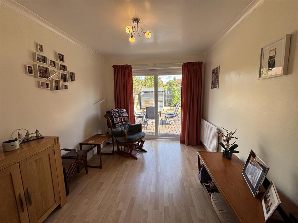 House in Blaby, Glenfields - More
