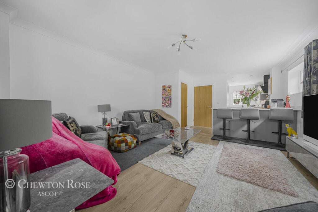 House in Slough - View 4