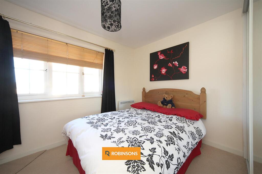 Apartment in Dunstable, Central Bedfordshire - More