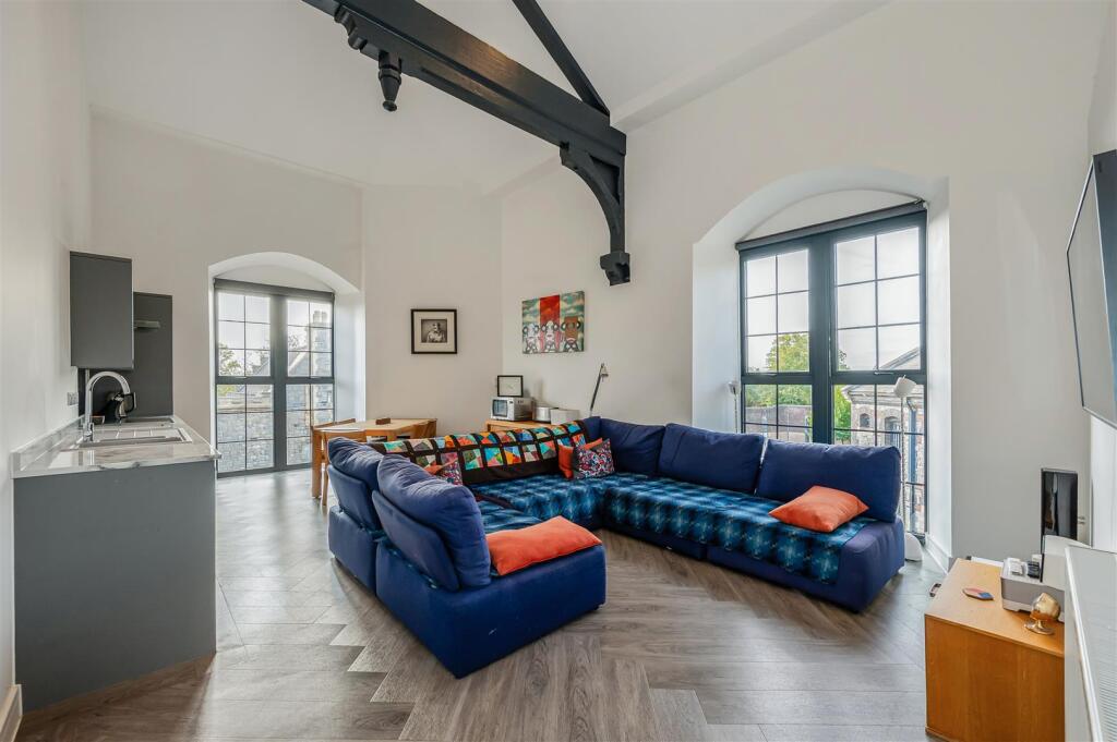 Apartment in Portsmouth - View 2