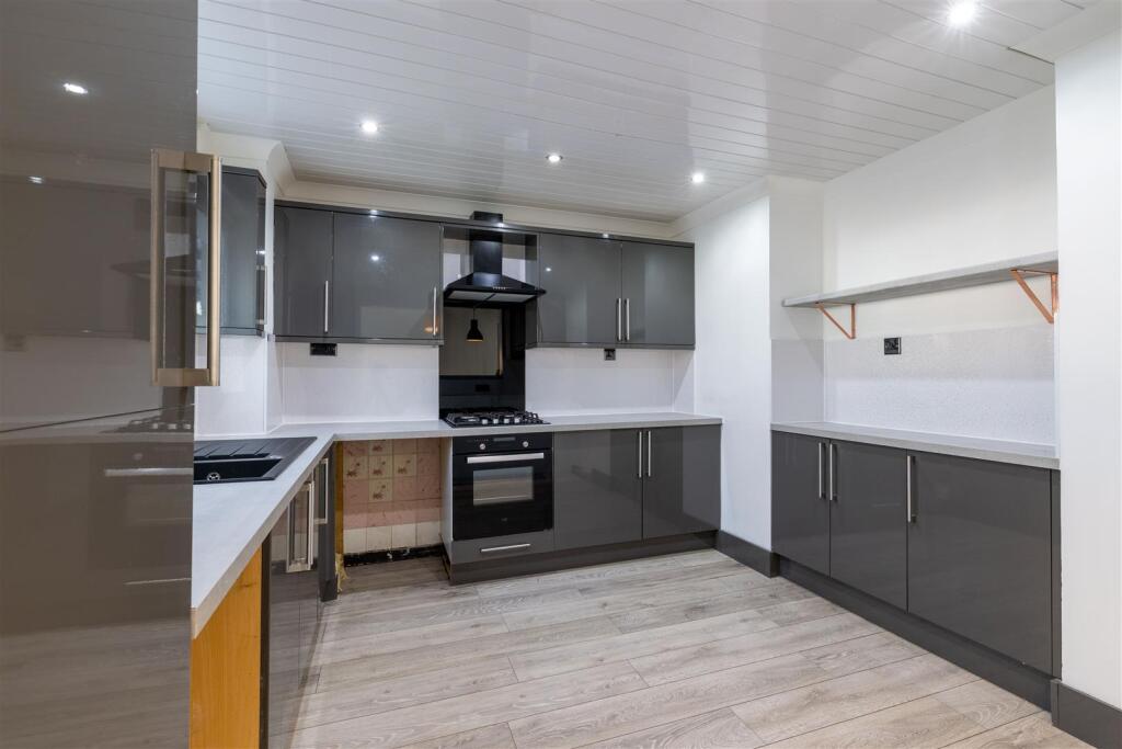 House in Perth - View 5