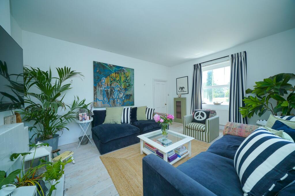 House in Luton - View 3