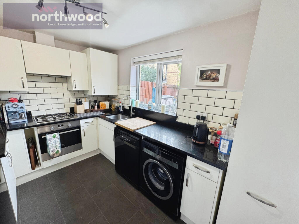 House in Chester, Ellesmere Port - View 4