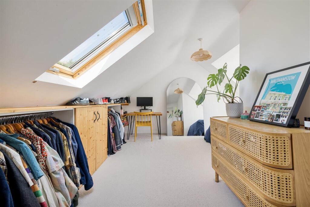 Apartment in London, Chapel End, Walthamstow - View 5