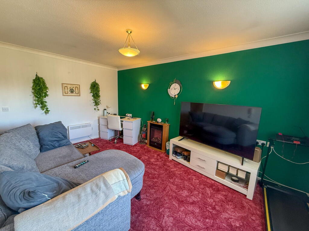 Apartment in Torquay - More