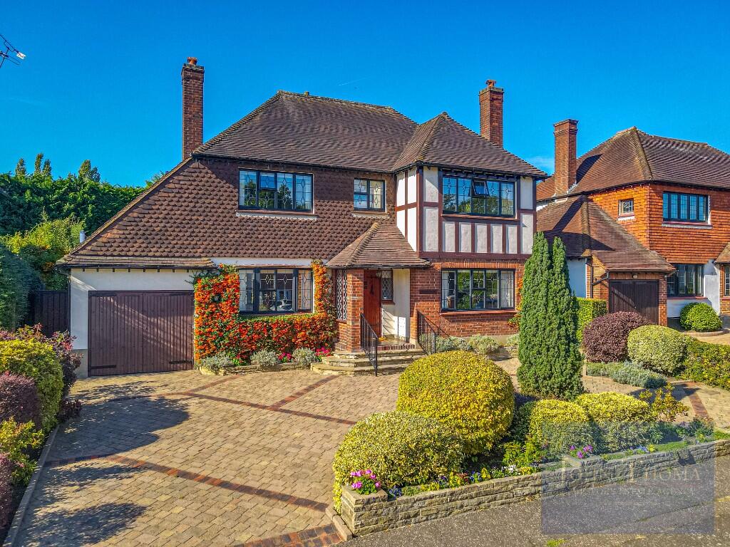 Main image of property: Daleside Gardens, Chigwell, Essex, IG7