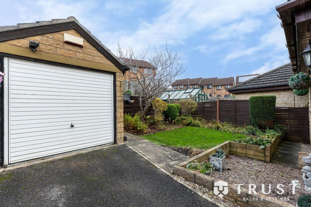 Cawley Lane, Heckmondwike, WF16 photo 2