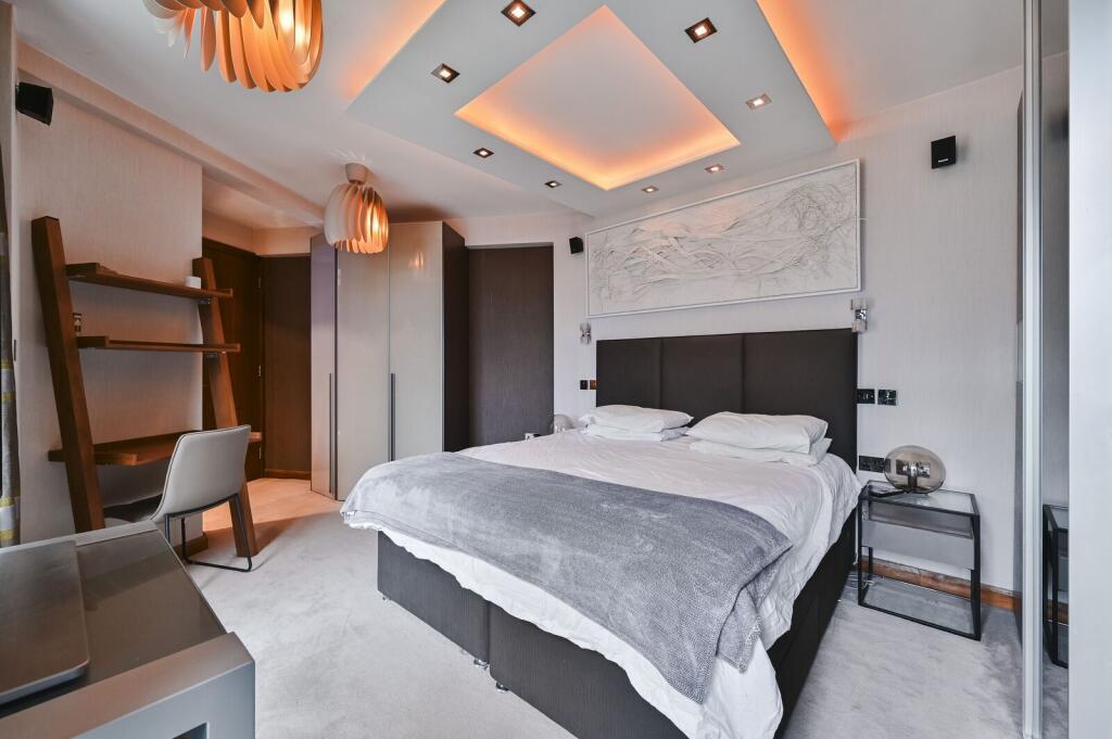 Apartment in London - View 5