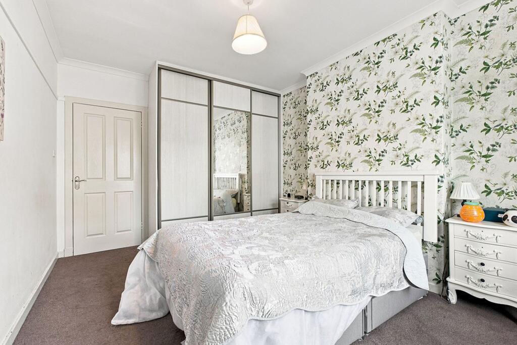 Apartment in Paisley - View 4
