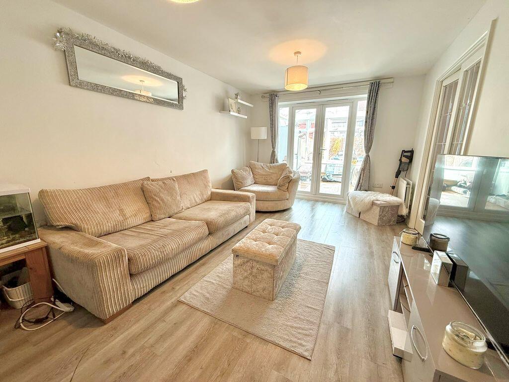 House in Houghton Regis, Central Bedfordshire - View 4