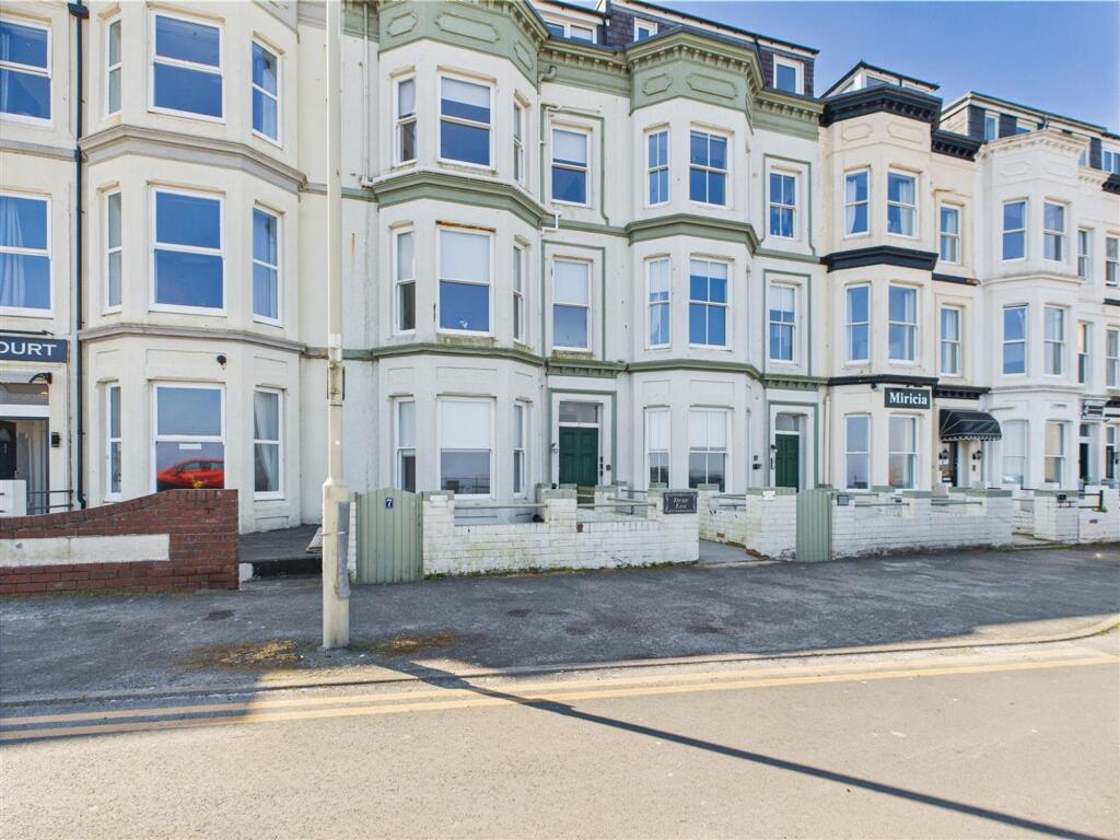 6-bed terraced on 7 Rutland Terrace Queens Parade, Scarborough, YO12 7JB, £450,000