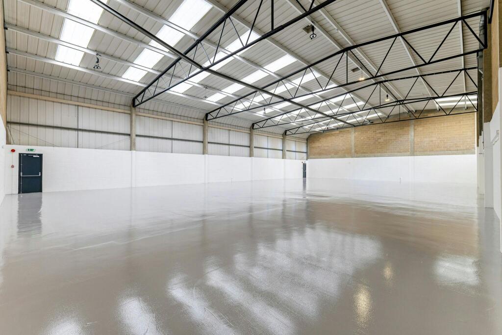 107834_Unit 2 Heathlands Industrial Estate-18_low.jpg