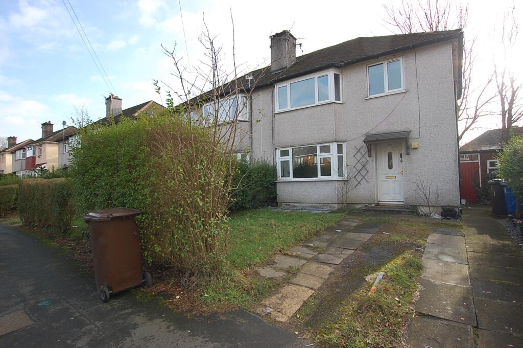 3-bed semi-detached on Knowle Avenue, Ashton-under-Lyne, Greater Manchester, OL7, £230,000