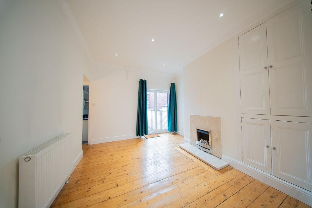 Manor Road, Altrincham, WA15 photo 4