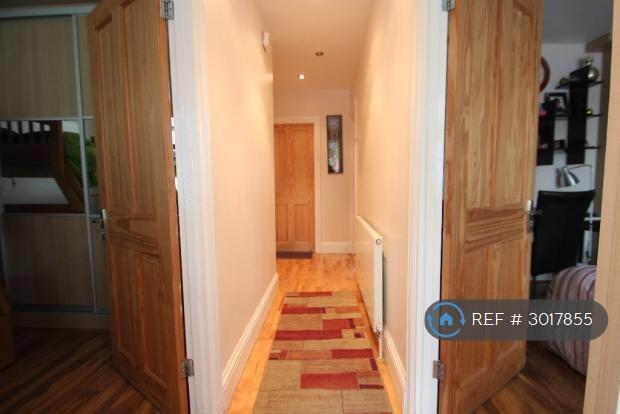 House in Southall - View 4