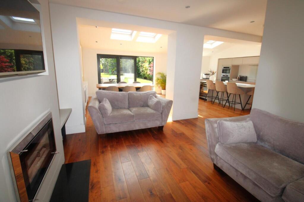 Gaynes Park Road, Upminster, Essex photo 5
