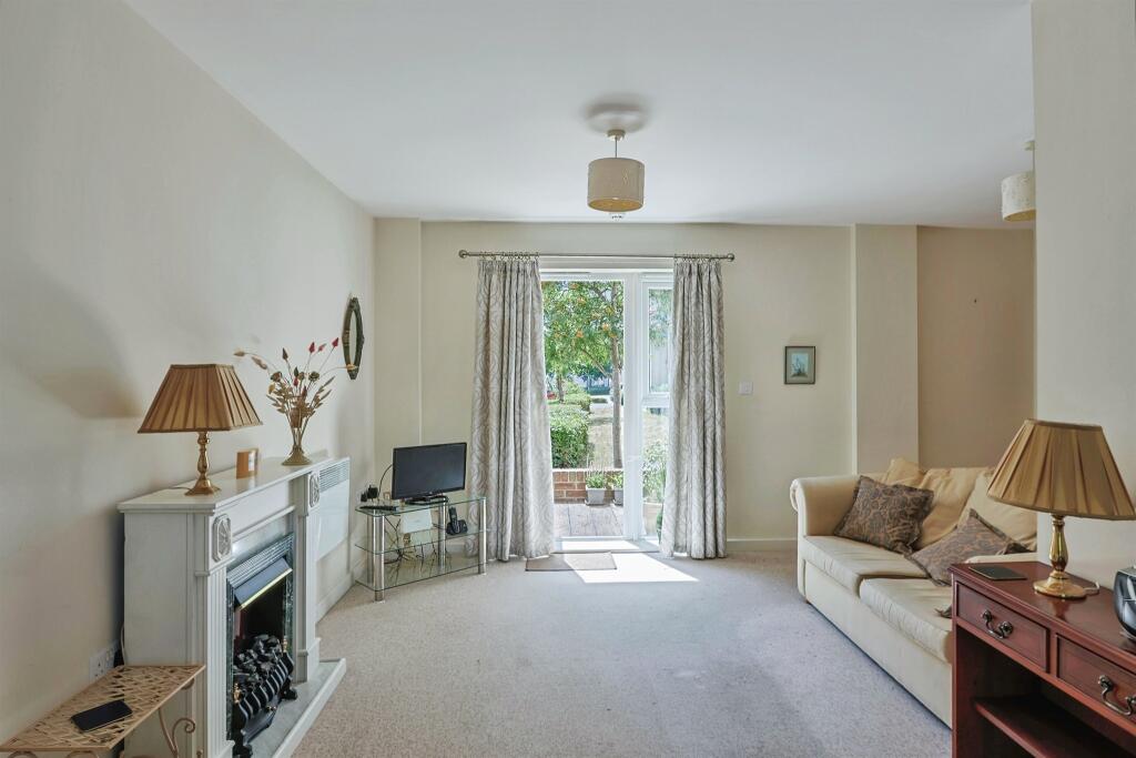 Apartment in Poole - View 3