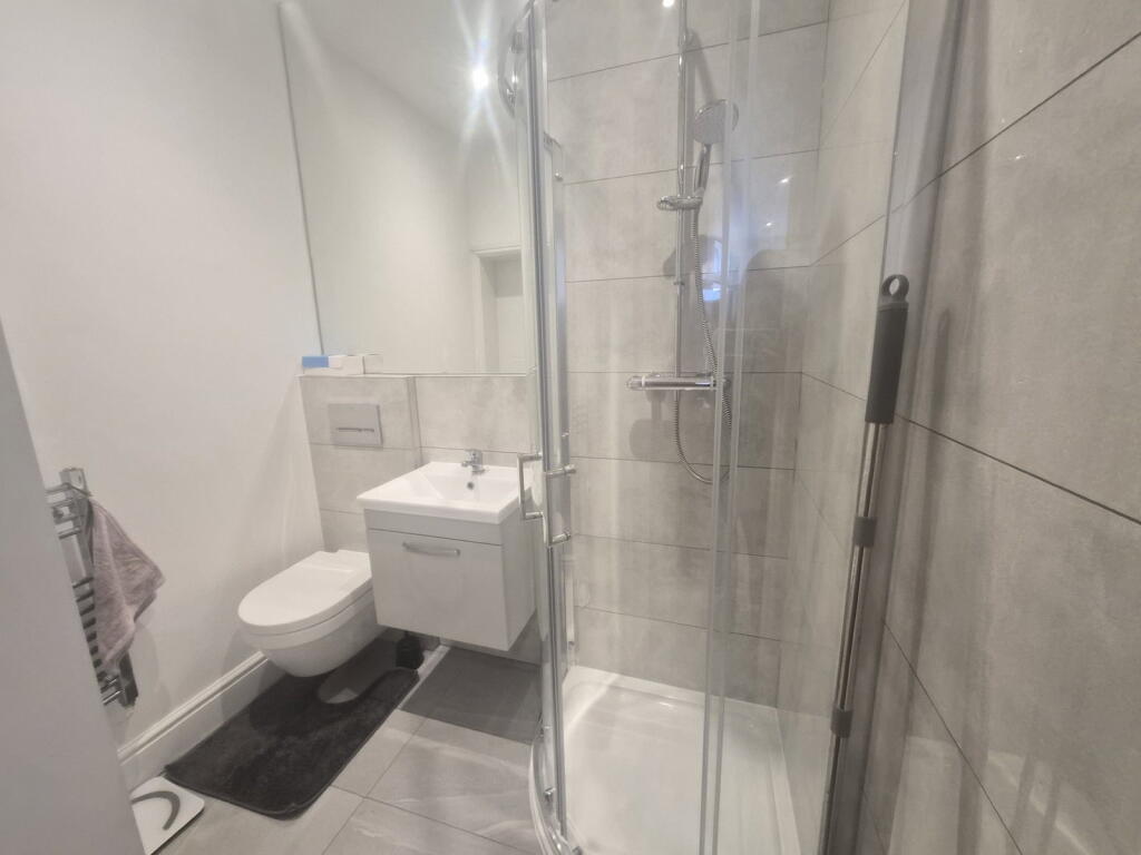 Apartment in Twickenham - View 4