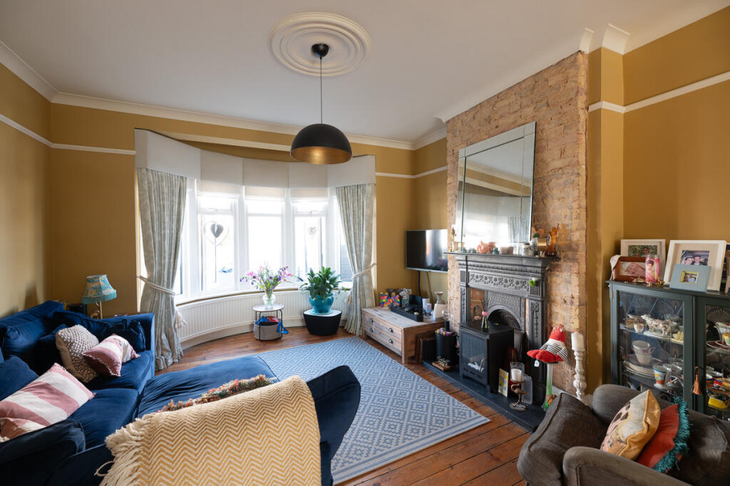 House in Southend-on-Sea - View 2