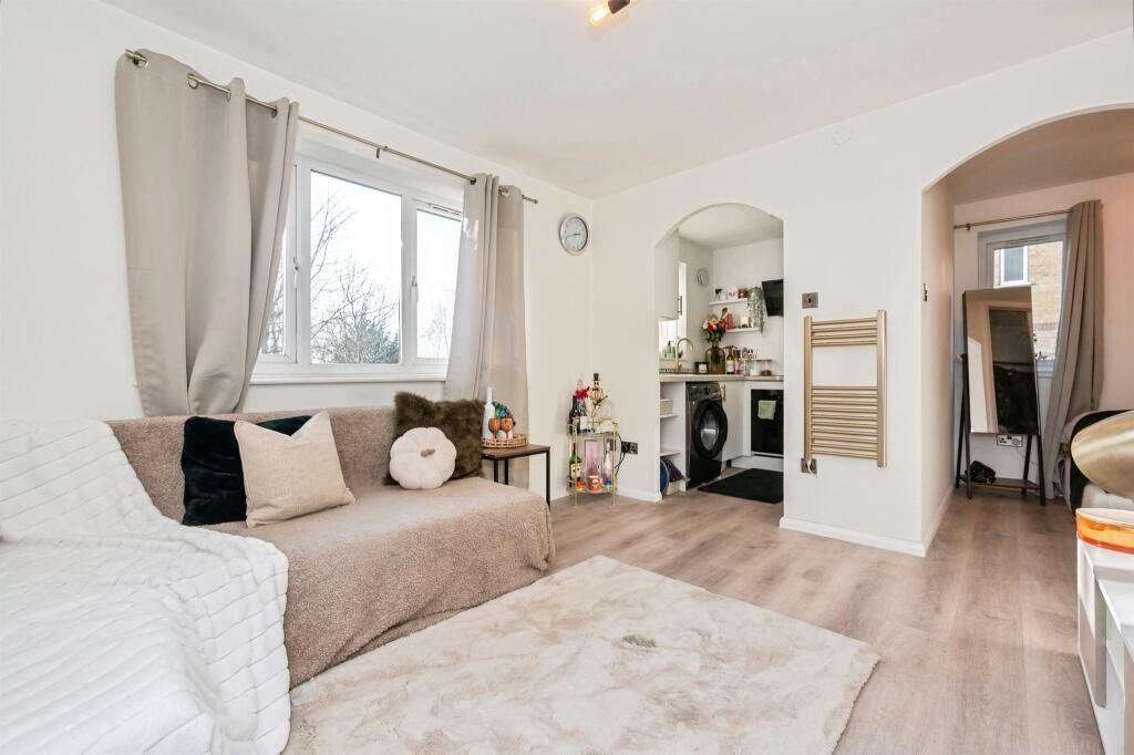 Main image of property: Oakhill Road, Purfleet-On-Thames