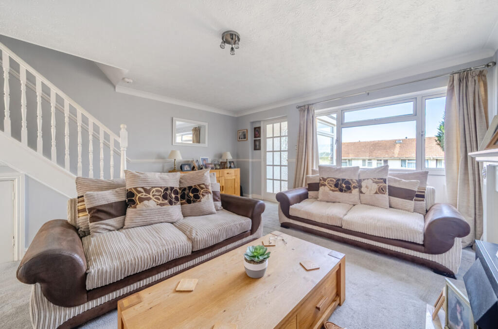 9 Arden Close photo 2