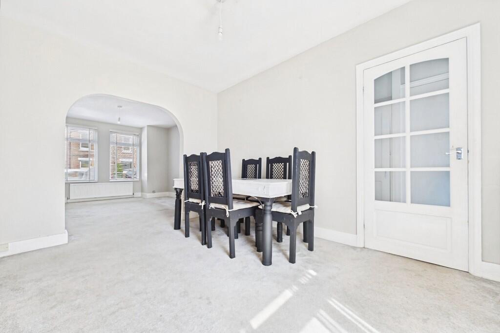 House in Folkestone, Cheriton - View 4