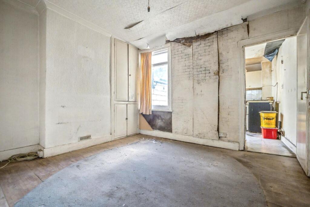 House in Chatham, Luton - View 4