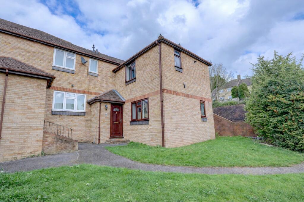 Main image of property: Cairnside, High Wycombe, Buckinghamshire, HP13