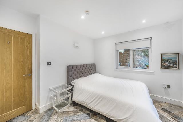 Bartholomew Street, Newbury - View 6