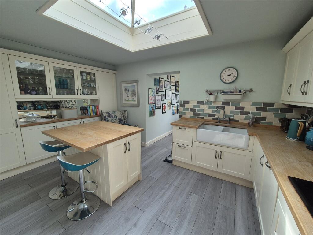 Ravensmead, Chard, Somerset, TA20 photo 2
