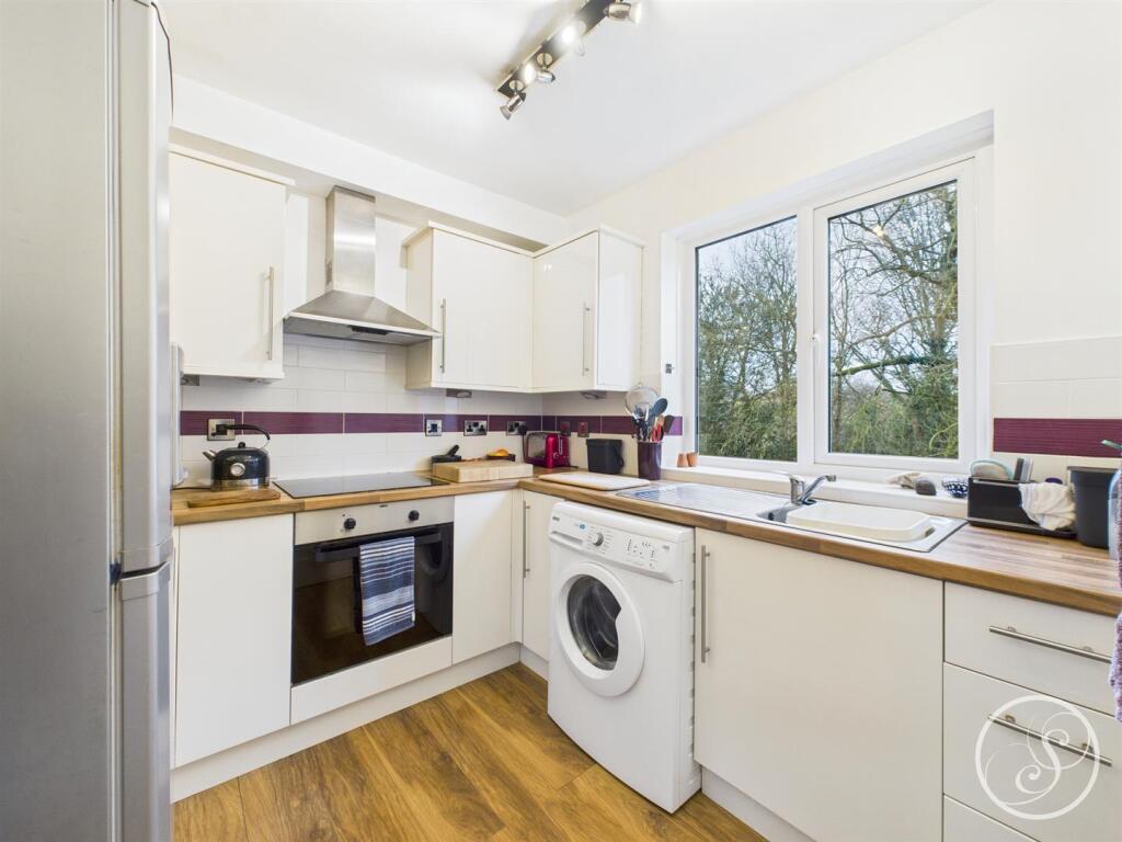 Apartment in Leeds, West Yorkshire - View 5