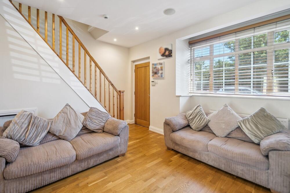 Thorney Lane North, Iver, SL0 photo 2