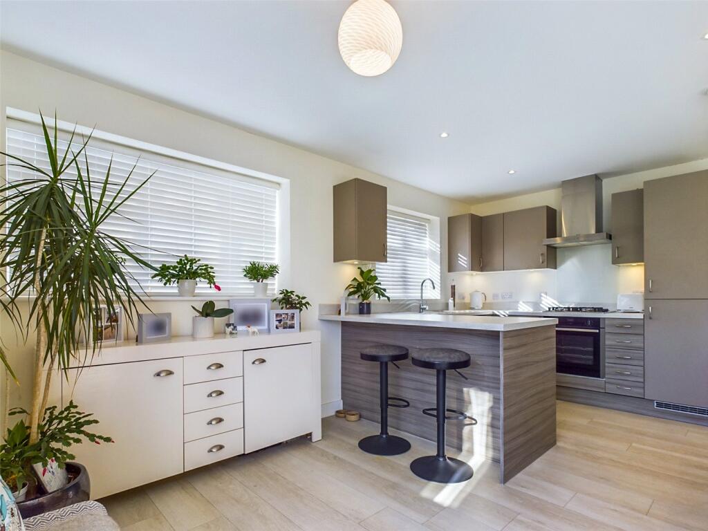 Seaton Road, Highcliffe, Christchurch, BH23 photo 2