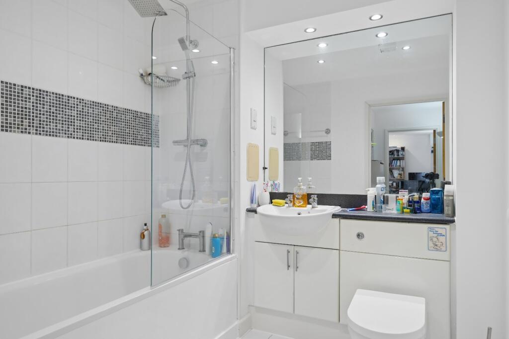 Apartment in London - View 4