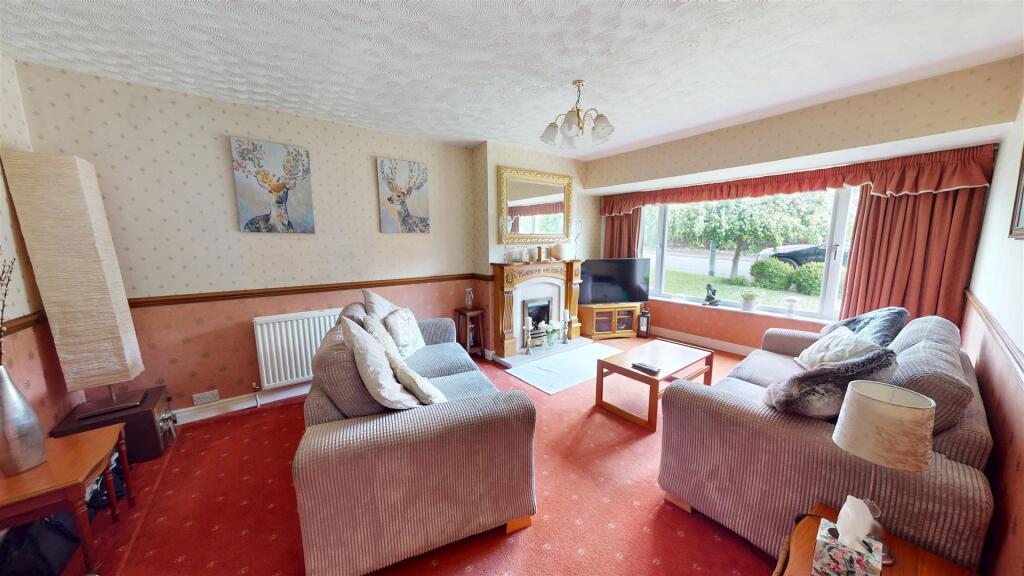 House in Calderdale, Top Shelf - View 2