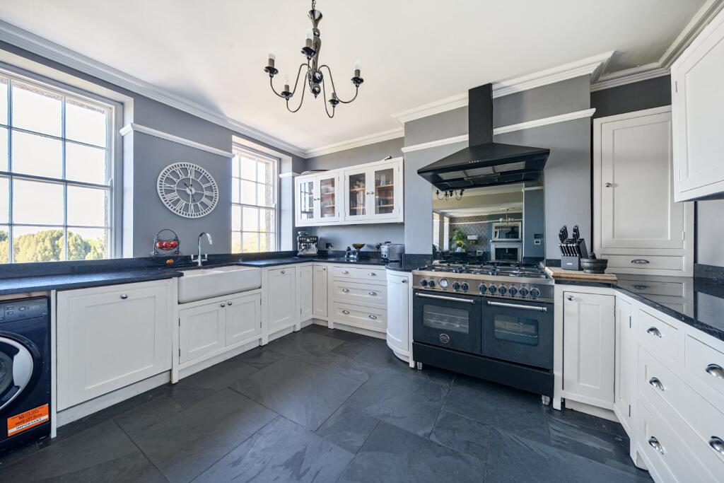 Apartment in Gosport, Hampshire - View 2