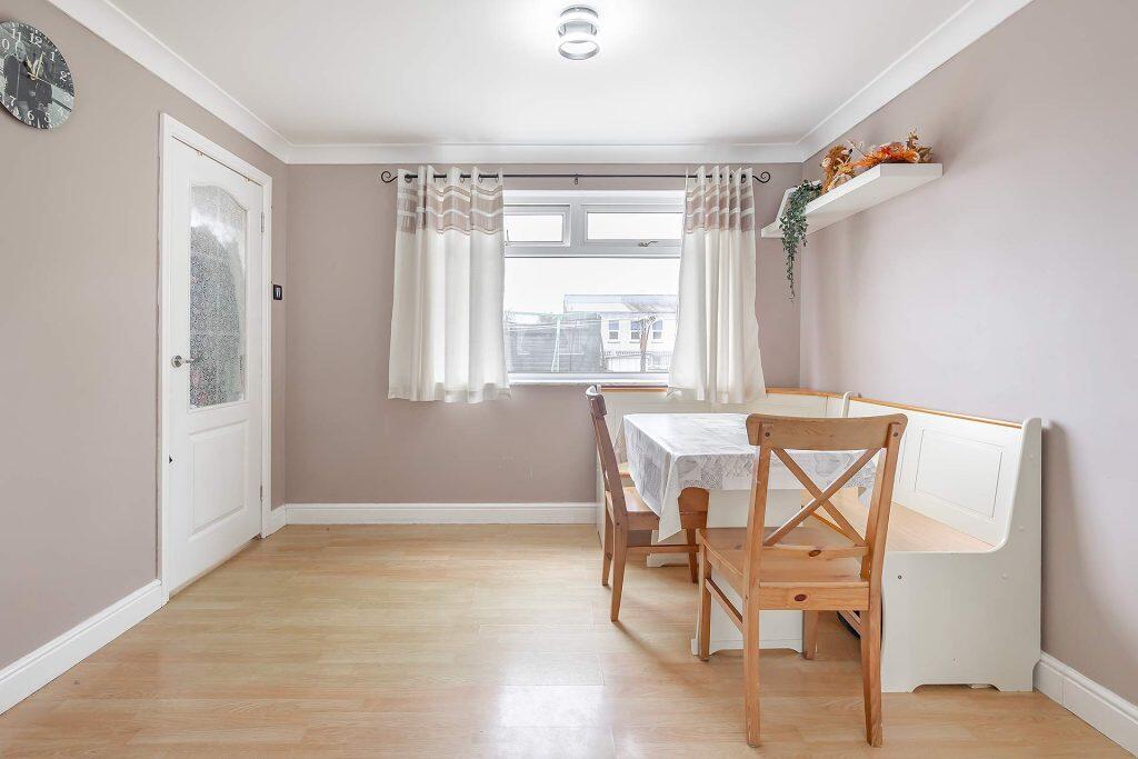 60M, Whitedalehead Road, Whitburn photo 4