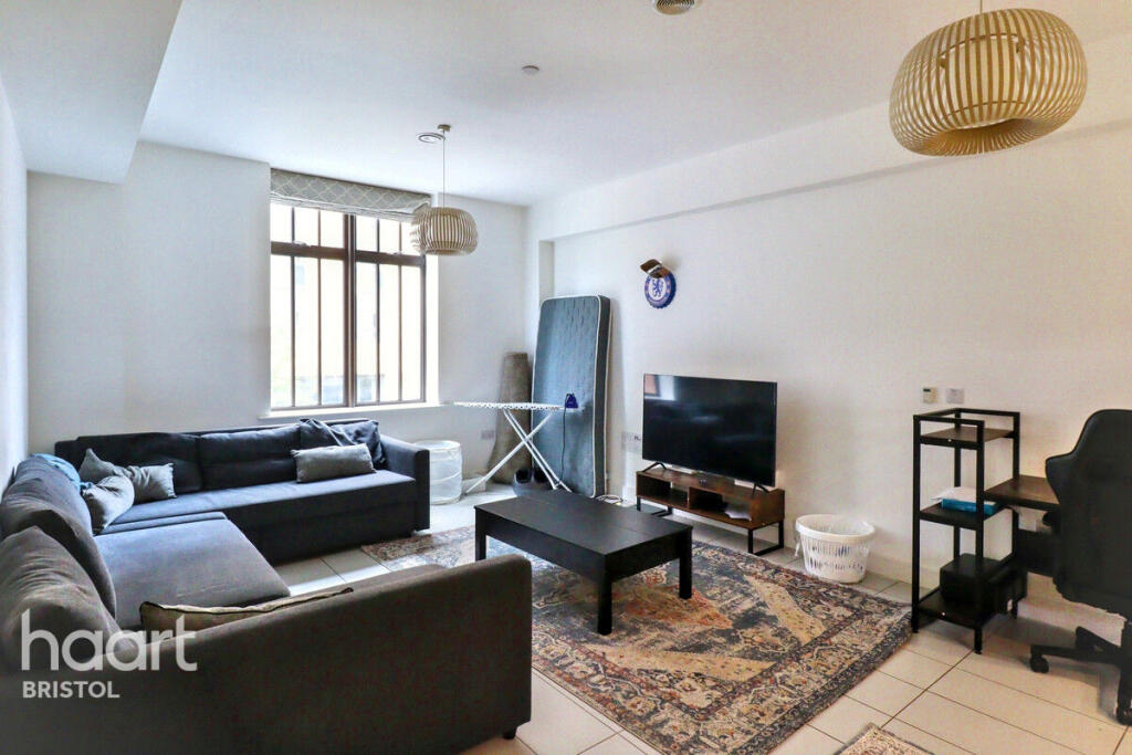 Apartment in Bristol, Old City, City Centre - View 5
