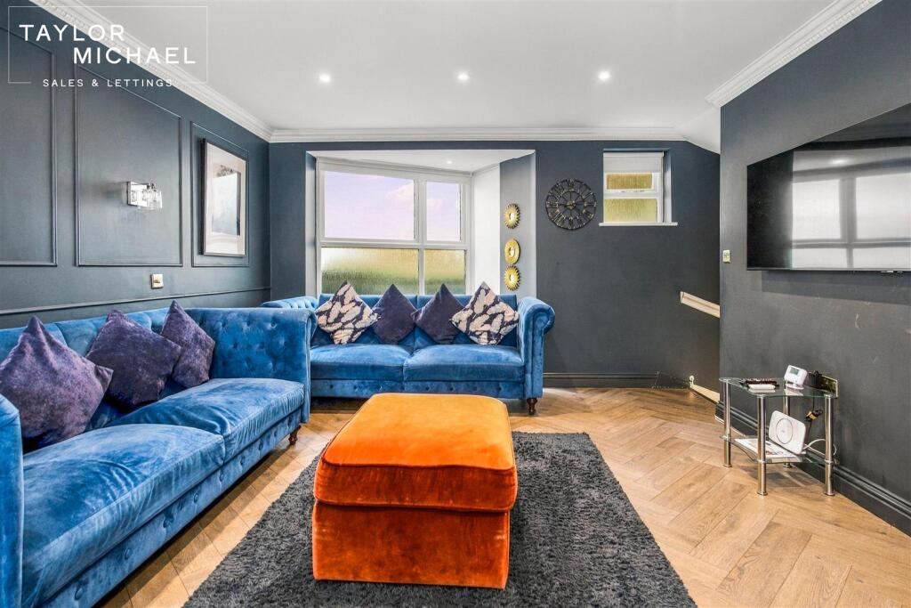 4 bedroom terraced house for rent