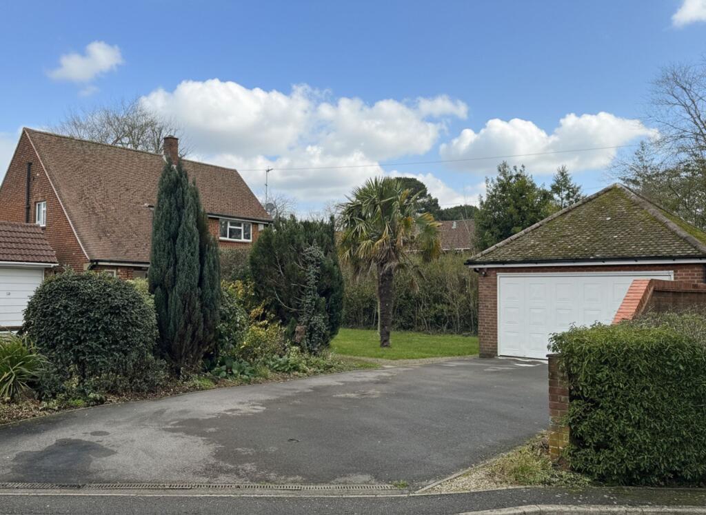 Main image of property: Lawnswood Close, Dibden Purlieu, SO45