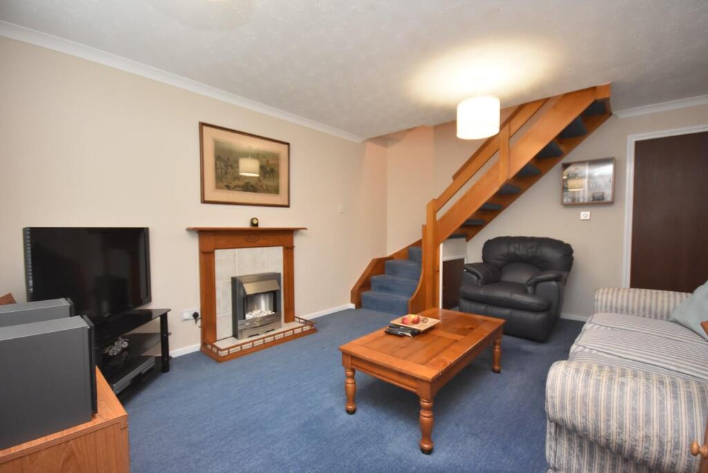 5 Hollyrood Close, Barry, CF62 8AY photo 3