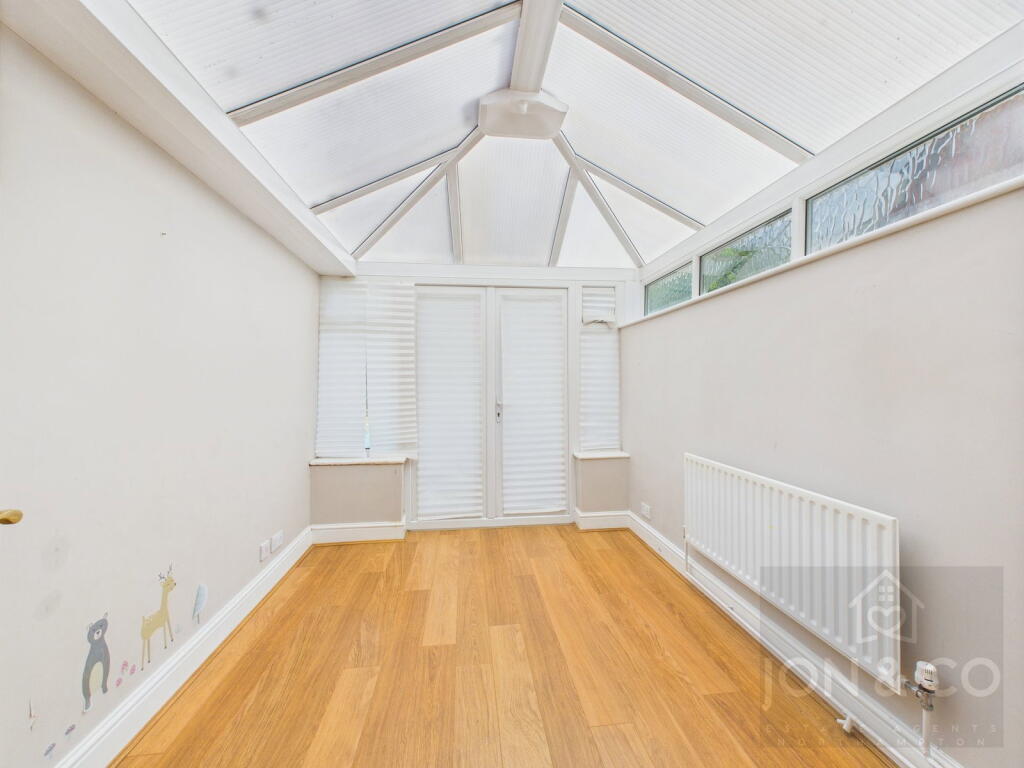 House in Hardingstone, West Northamptonshire - View 5