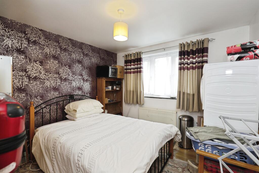 House in Harrogate, Coppice Valley - More