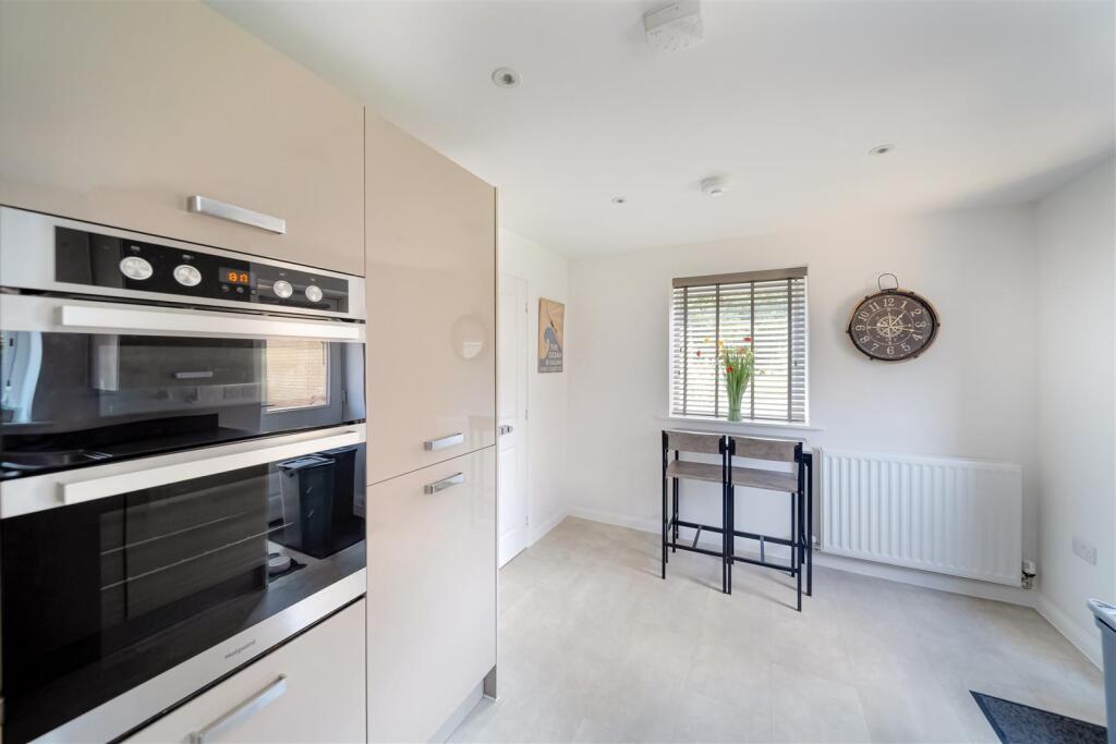 House in Ipswich, Ribbans Park, Racecourse - More