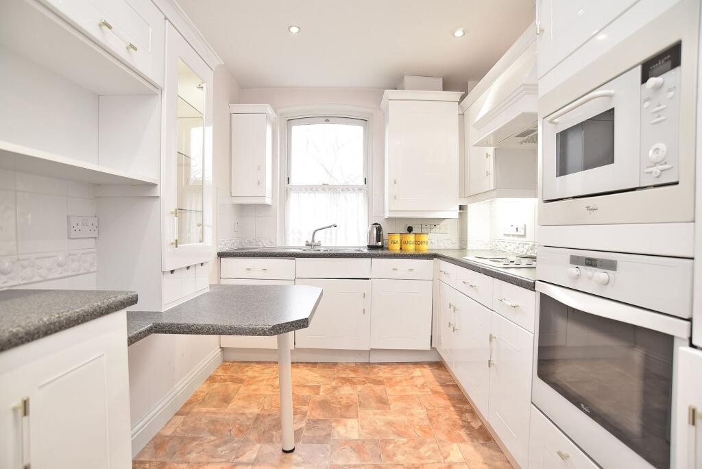 Apartment in Harrogate - View 3