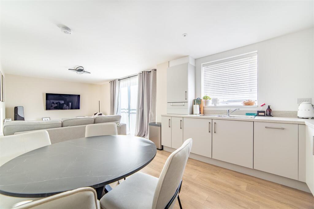 Apartment in Newcastle upon Tyne, The Maples, Middle Brunton - More