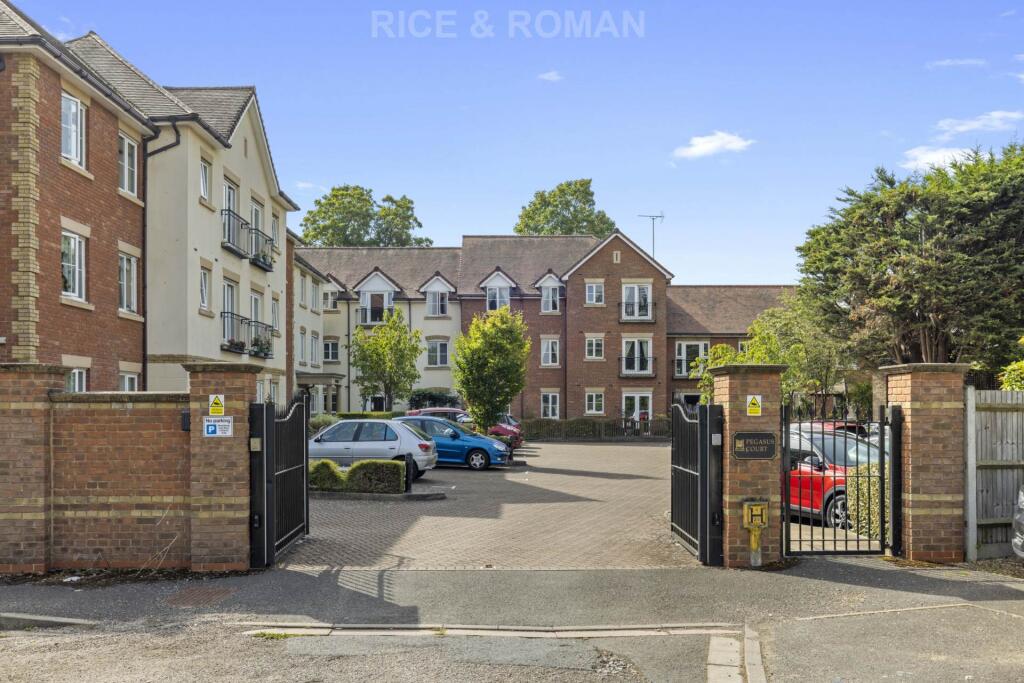 2-bed house on Pegasus Court, Egham, £260,000