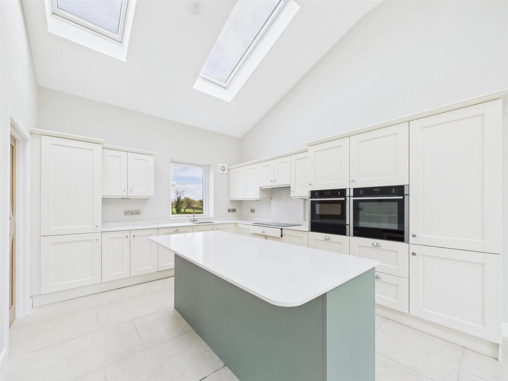 House in Swadlincote, Shortheath, Overseal - View 4